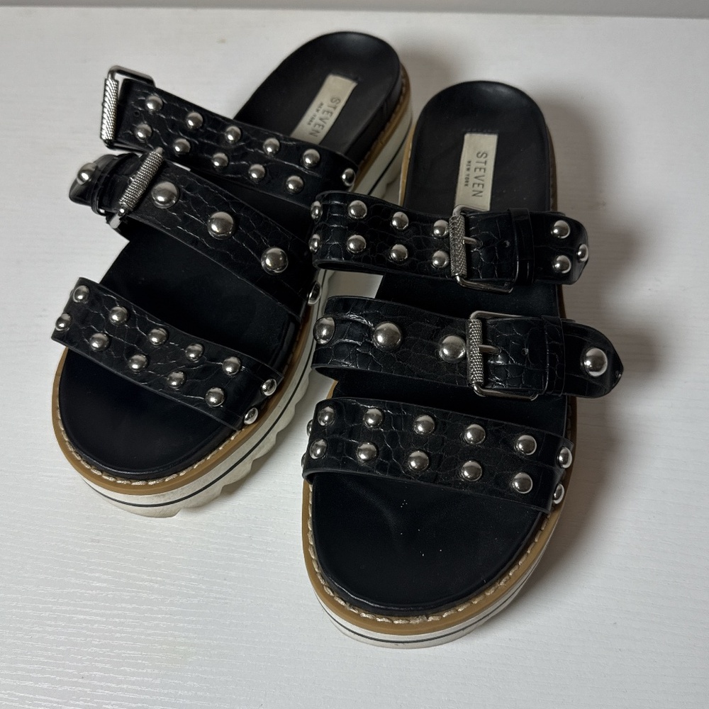 Platform studded black leather Steven sandal